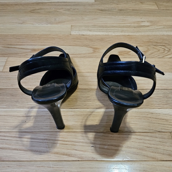 Authentic Gucci Black Leather Ankle Strap Heels - Picture 5 of 15